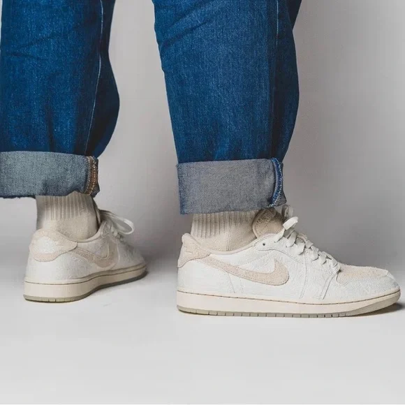 Chris Paul x Air Jordan 1 Low OG "Give Them Flowers" - Picture 4 of 10